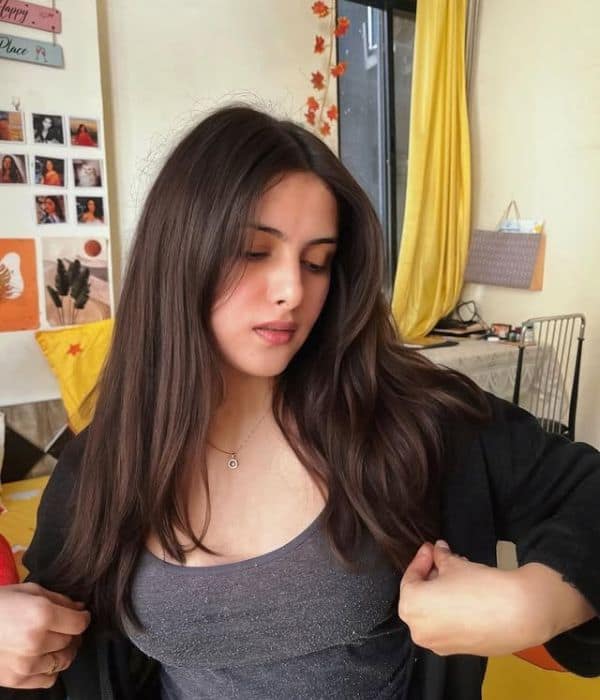 Trusted Ashram escort near Holiday Inn for outcall hotel service